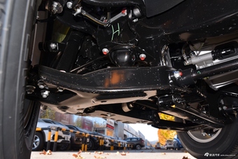 2017款风骏5 2.4L手动欧洲版汽油两驱精英型大双排4G69S4N