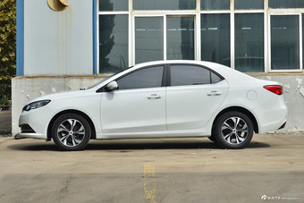 2017款荣威360 1.5L自动智屏版