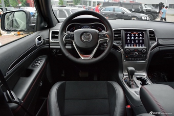 2018款大切诺基3.6L自动高性能四驱版