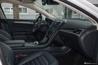 2017款蒙迪欧1.5T自动时尚型