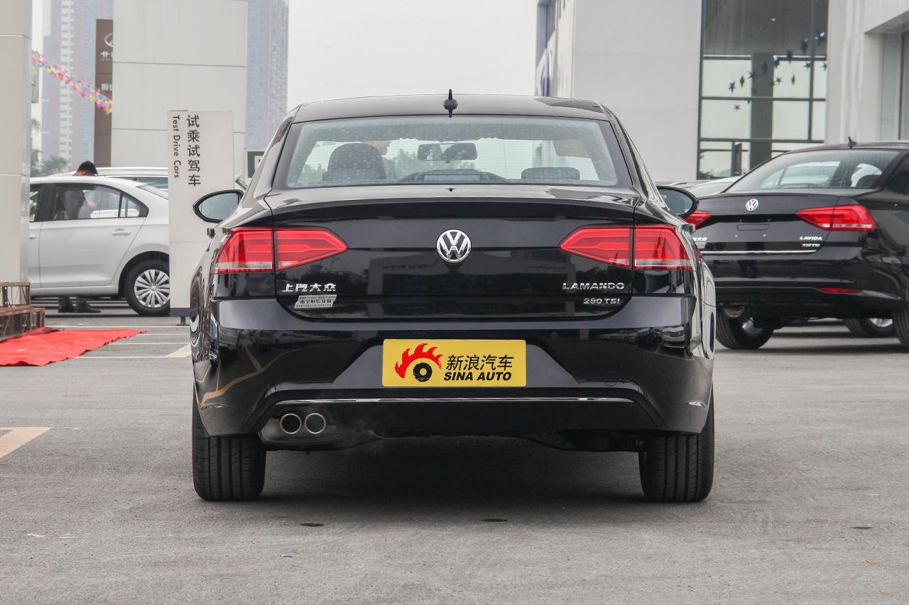 2018款凌渡1.4T手动风尚型230TSI