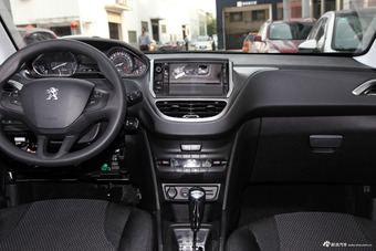 2018款标致2008 1.6L自动时尚版