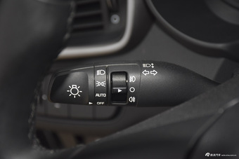 2016款索兰托L 2.2T自动柴油4WD定制版5座国IV