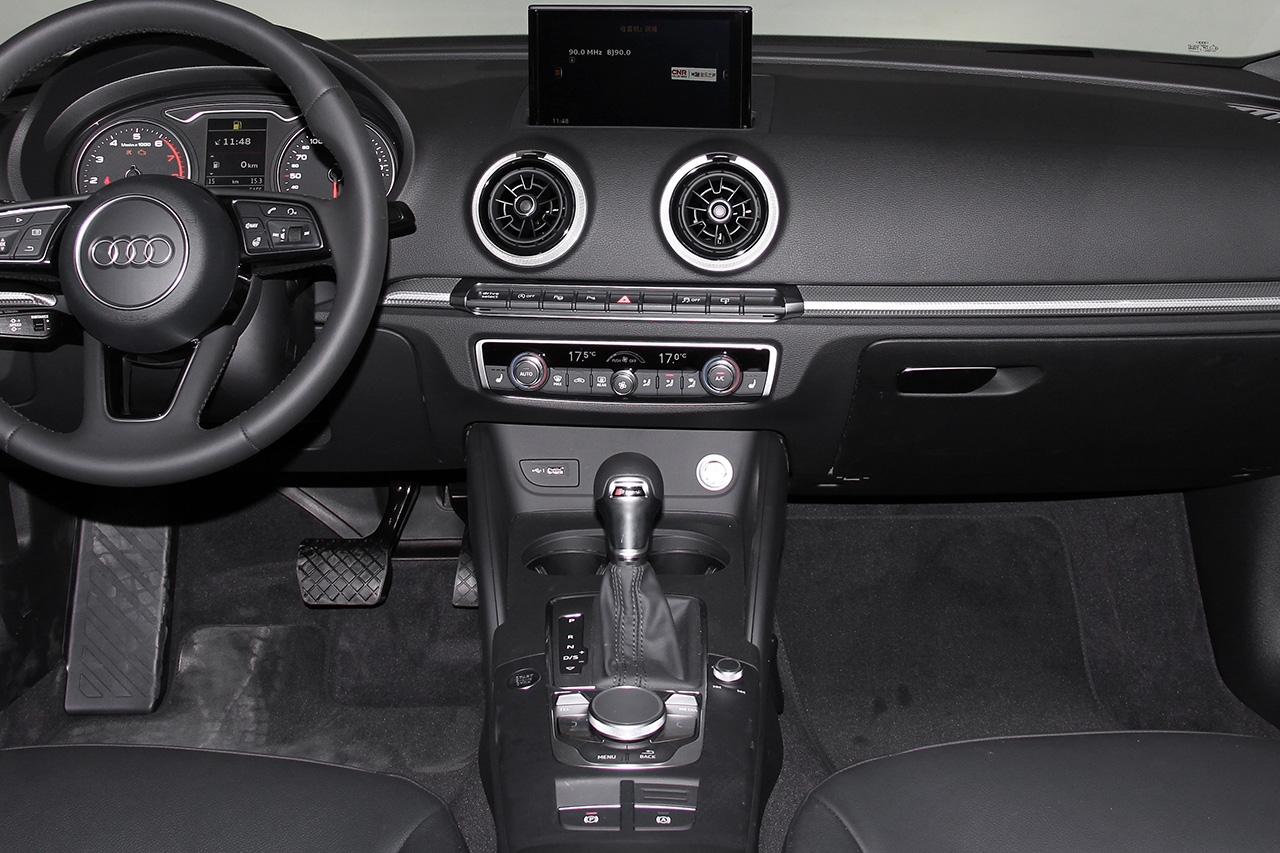 2017款奥迪A3 2.0TSportback 40 TFSI 风尚型