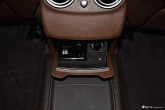 2018款奔驰E级改款2.0T自动 300L 时尚型