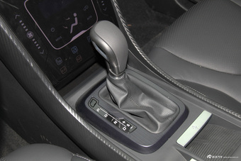 2016款驭胜S330 1.5T自动两驱旗舰版