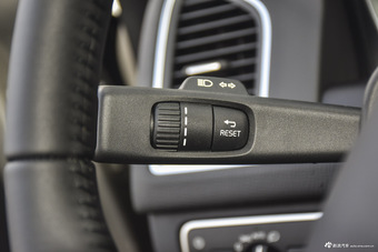 2017款沃尔沃XC60 2.0T自动T5 智进版