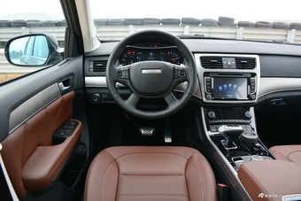 2017款哈弗H8 2.0T自动柴油两驱智享型