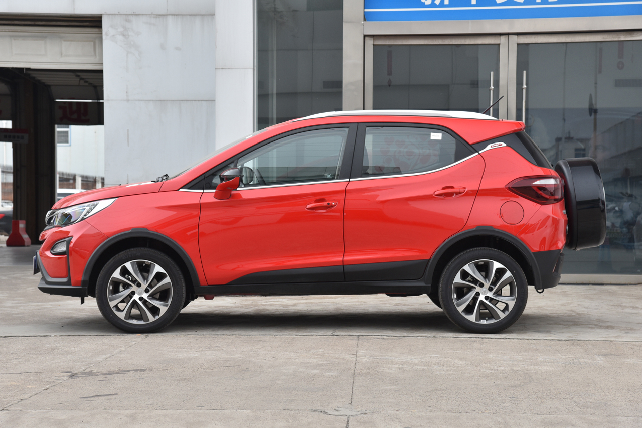 2017款比亚迪元1.5L手动酷炫互联型