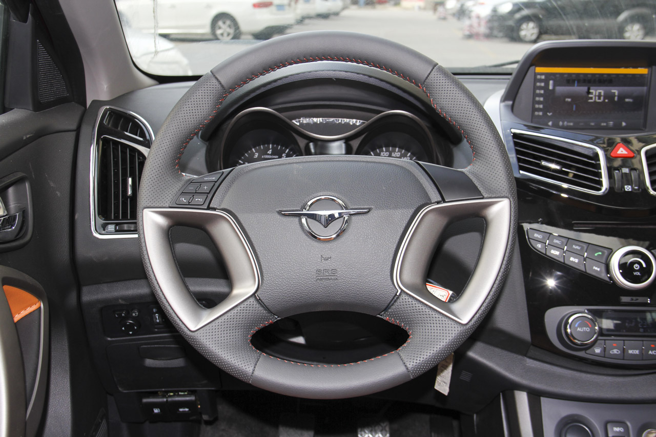 2015款海马S5 1.6L手动智能豪华型