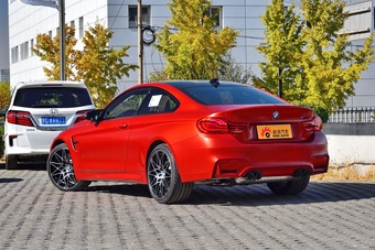 2018款宝马M4 3.0T 双离合双门轿跑车迷限量版