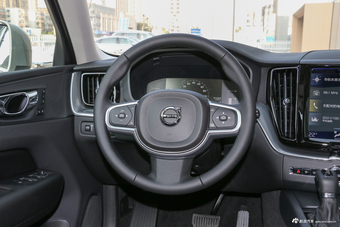 2019款沃尔沃XC60 2.0T自动四驱T5智逸版