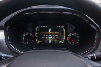 2018款瑞虎8 1.5T自动尊贵型 5座