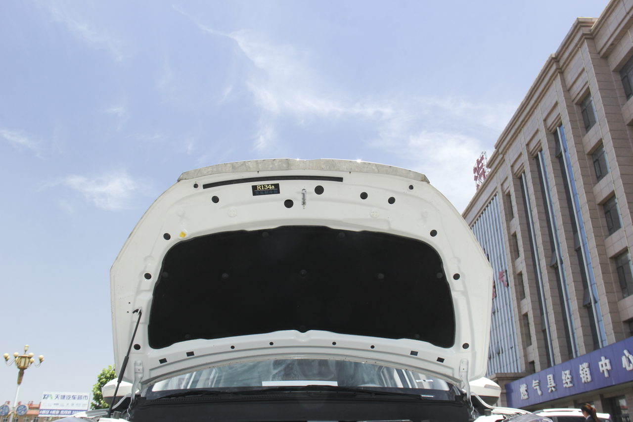 2017款陆风X2 1.6L自动铂锐版