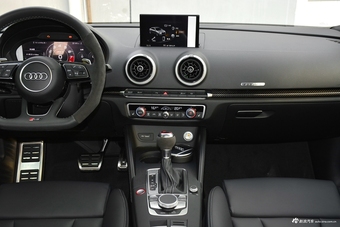 2017款奥迪RS3 2.5T Limousine自动