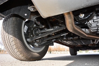 2017款自由侠2.0L自动四驱越能版