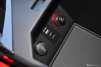 2017款宝骏560 1.5T DCT旗舰型7座