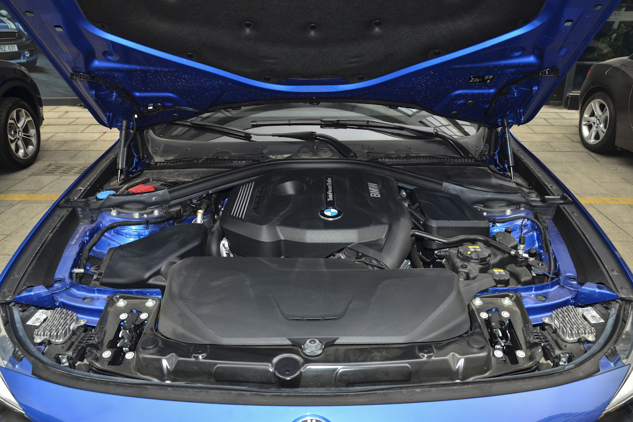 2017款宝马3系GT 2.0L自动320i M运动型 