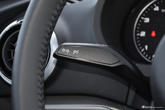 2018款奥迪A3 30周年型2.0T自动Sportback 40 TFSI风尚型