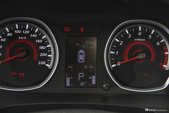 2018款东南DX3 1.5T自动旗舰型