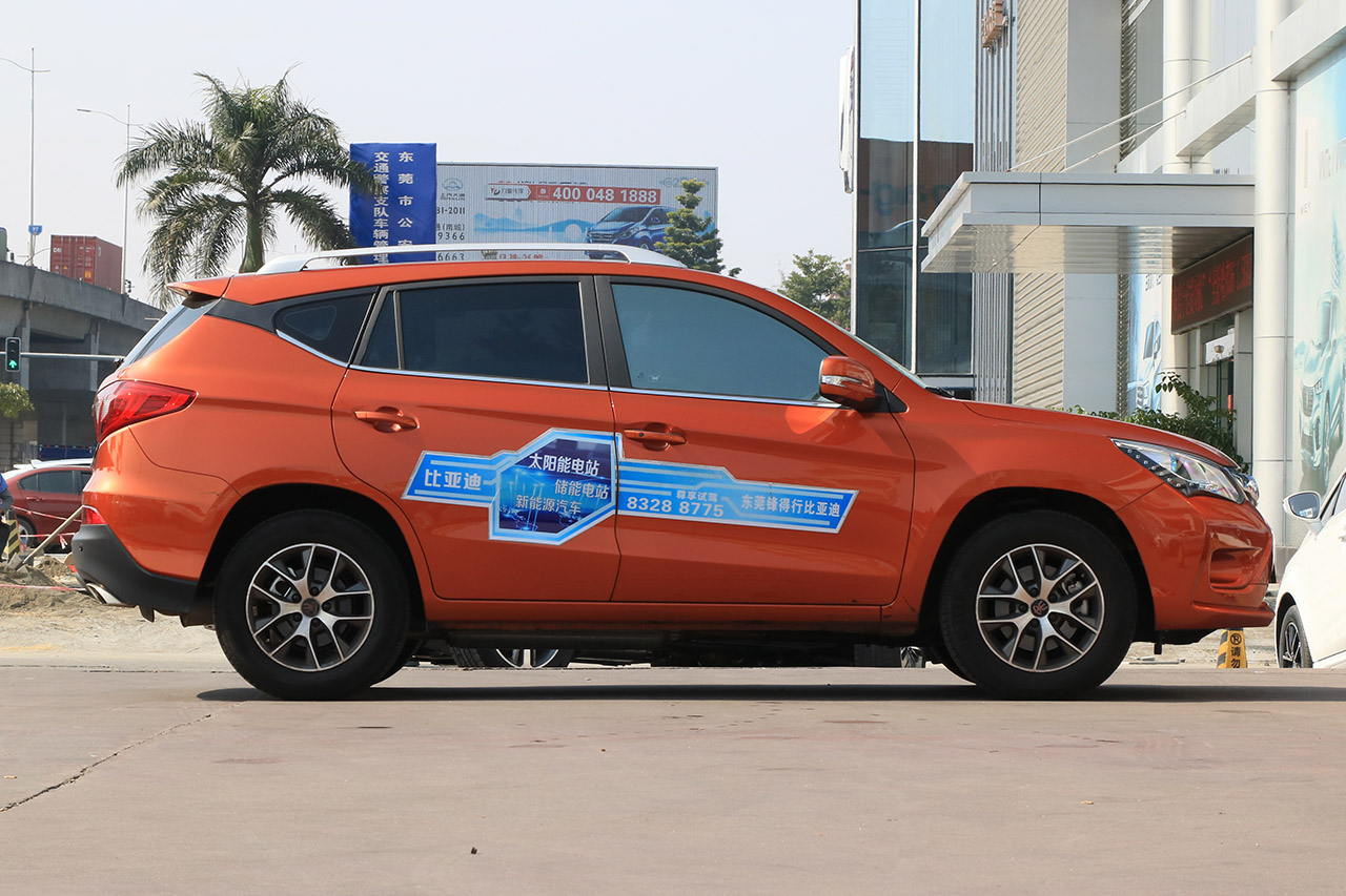 2017款比亚迪宋盖世升级版1.5TI手动豪雅型