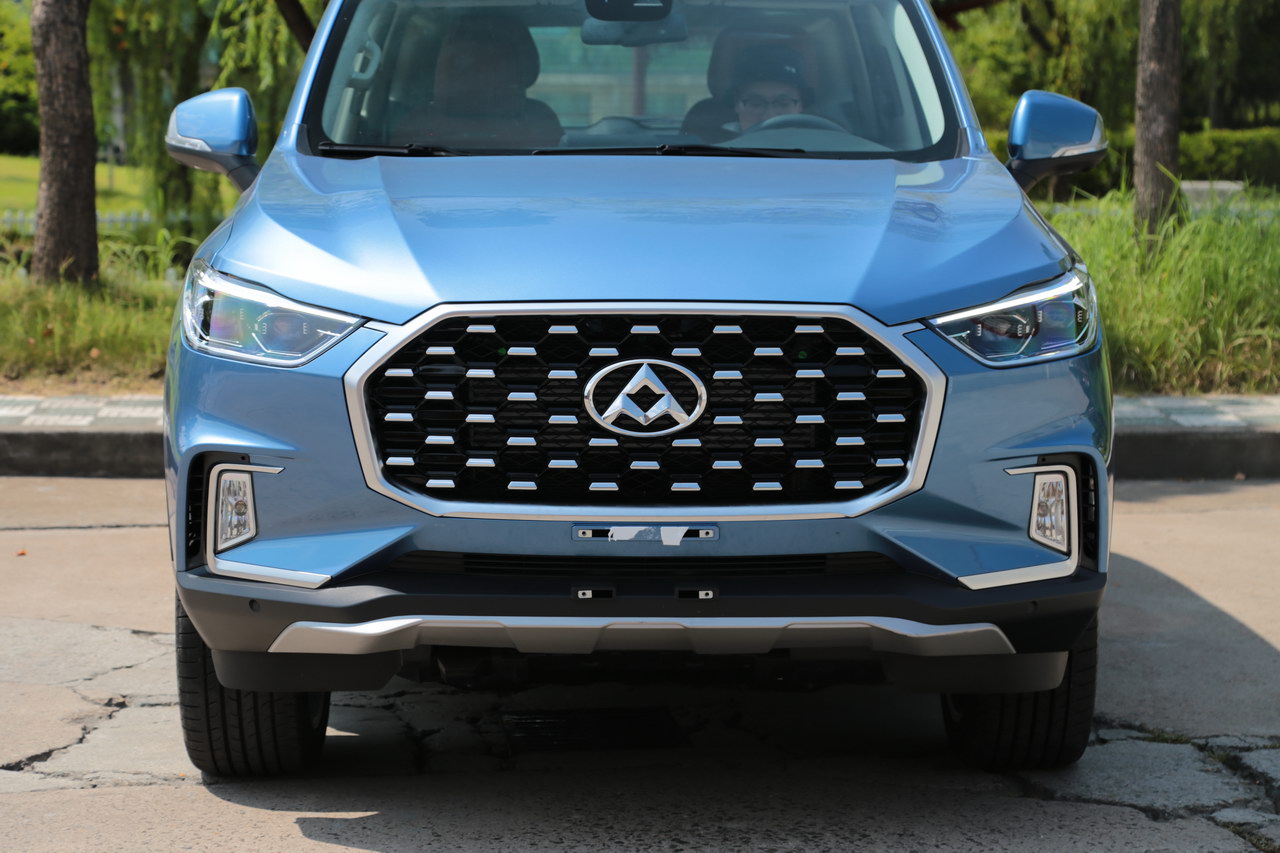 2017上汽大通D90 2.0TGI自动四驱高配版