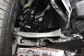 2017款奥迪Q5 Plus 2.0T自动40TFSI进取型