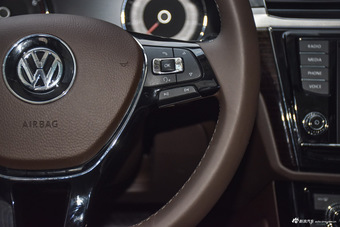 2016款辉昂2.0T两驱御尊豪华版380TSI