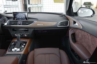 2018款奥迪A6L 30周年年型 45 TFSI quattro 豪华型