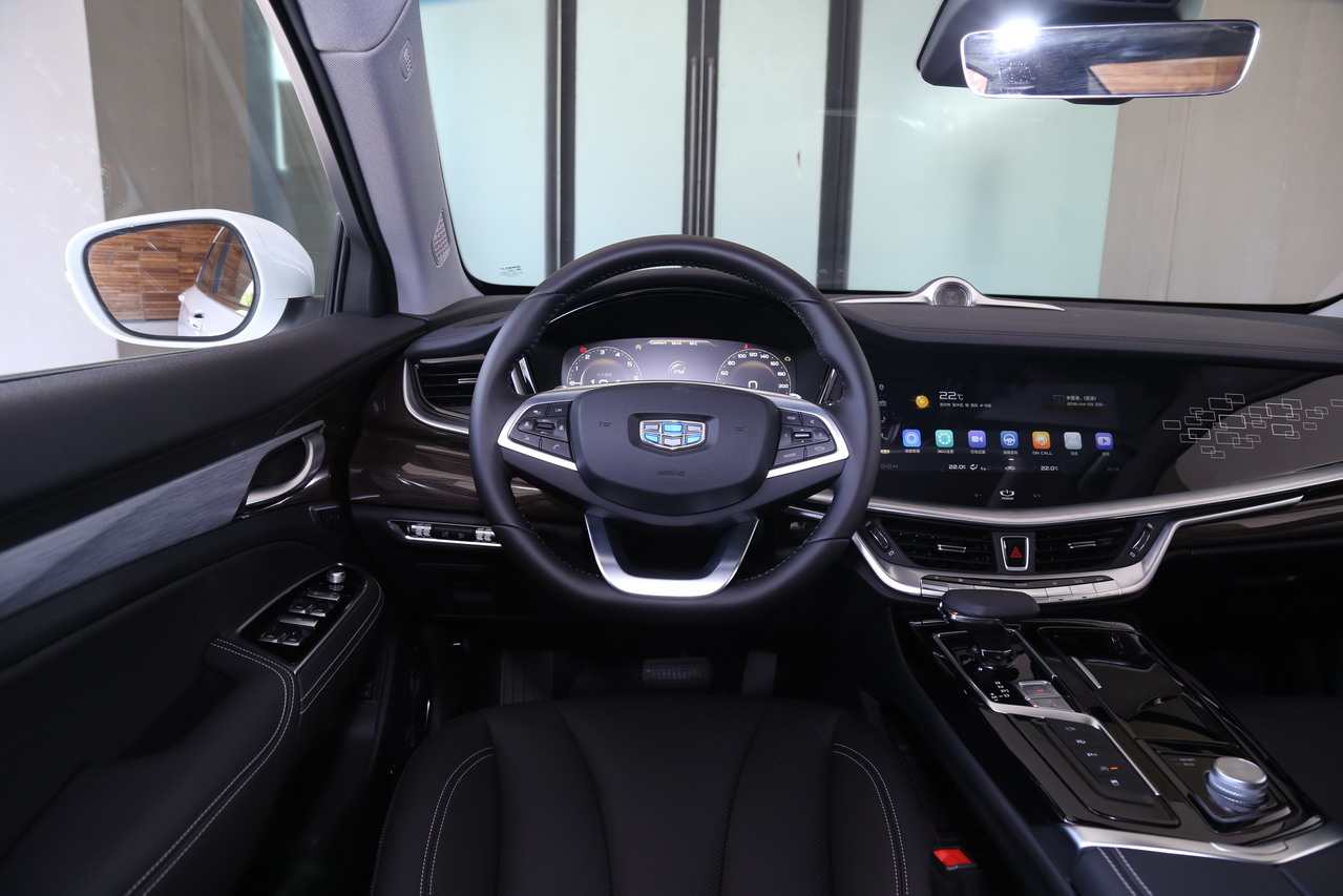 2018款博瑞GE MHEV顶配版