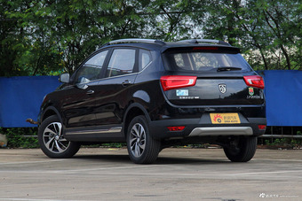 2017款宝骏560律动版1.5T手动尊享型