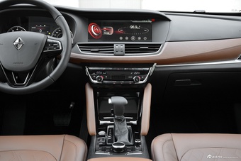 2016款宝沃BX7 2.0T自动 6座四驱旗舰型