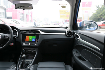 2017款名爵ZS 1.5L手动精英版 