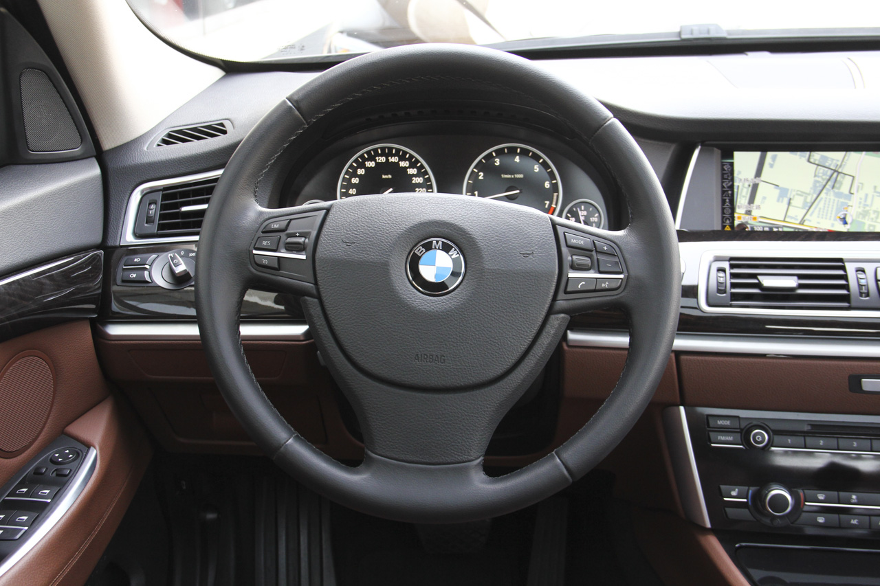 2015款宝马5系GT 2.0T自动528i领先型