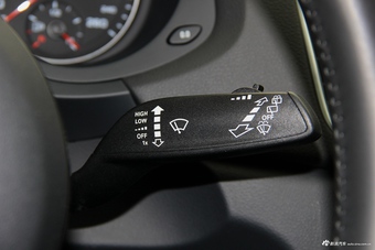 2017款奥迪Q3 2.0T自动35 TFSI风尚型