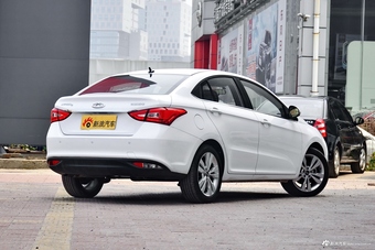 2017款艾瑞泽5 1.5L手动领潮版