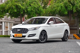 2013款奔腾B50 1.6L手动豪华型图片