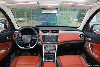 2016款北汽幻速S3L 1.5L手动尊贵型