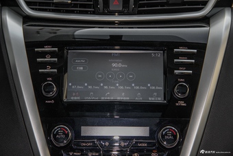 2017款楼兰2.5L自动S/C XE HEV混动四驱尊尚版