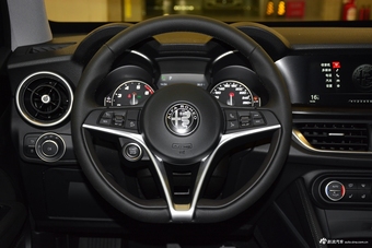 2017款Stelvio 2.0T 200HP自动豪华版