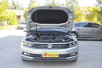 2017款迈腾2.0T自动380TSI DSG旗舰型