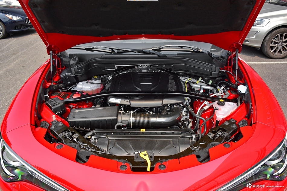 2017款Stelvio 2.0T 200HP自动豪华版