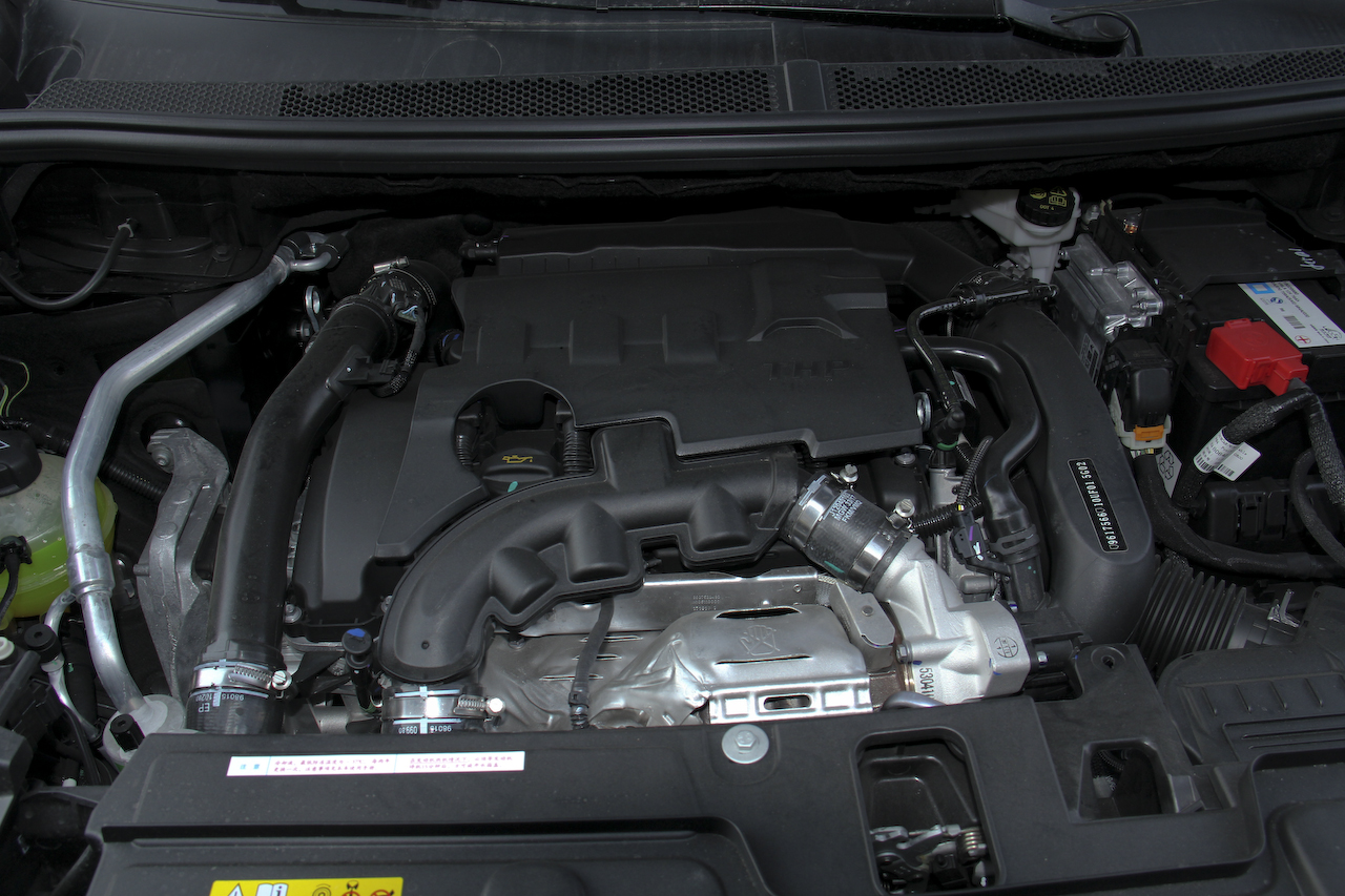 2017款标致5008 1.6T自动350THP精英版7座