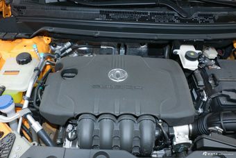 2018款风神AX4 1.6L手动潮尚型天窗版