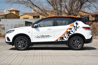 2018款东南DX3 1.5L手动户外版尊贵型