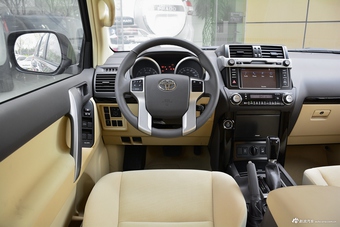 2017款丰田霸道4000 TX-L 7座中东版