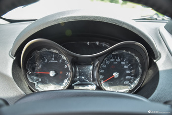 2015款海马S5 1.5T自动旗舰型