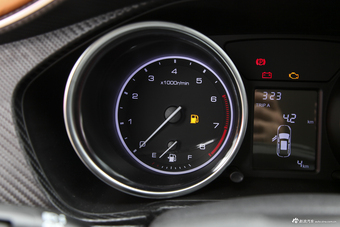 2017款众泰T300 1.5L手动精英型 