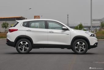 2017款瑞虎7 SPORT 1.5T自动精英版