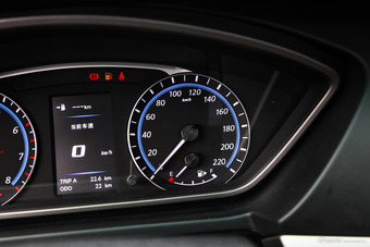 2017款海马M6 1.6L手动运动智能型